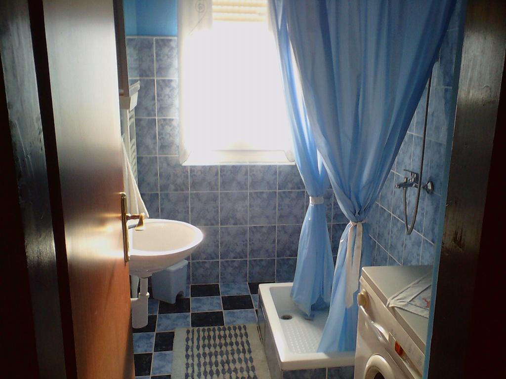 Gacka Rooms Vrhovine Bilik gambar