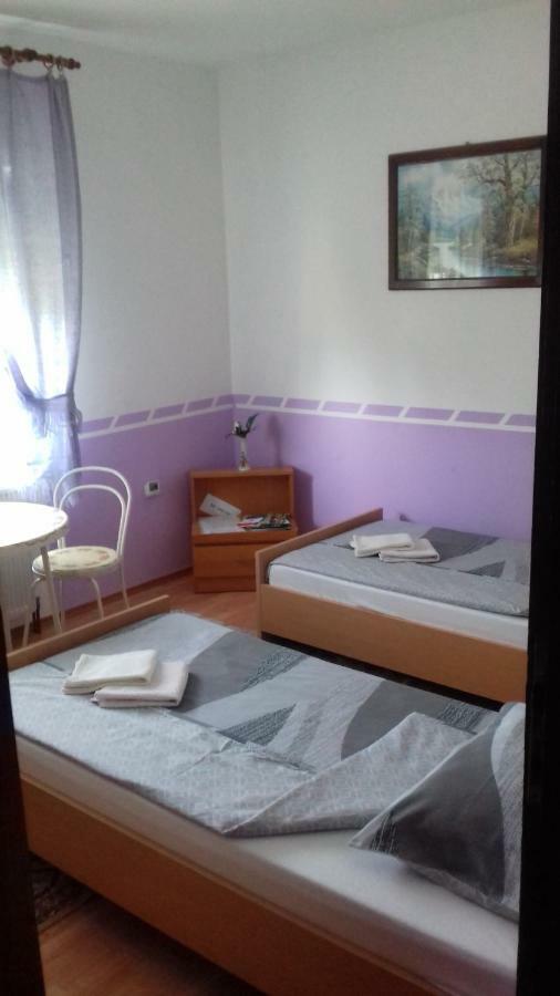 Gacka Rooms Vrhovine Luaran gambar