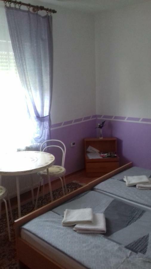 Gacka Rooms Vrhovine Luaran gambar